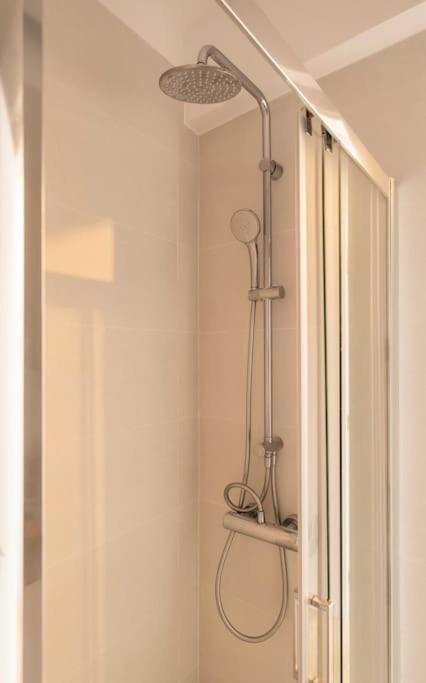 Bright & Airy 2Bd Apt Close To National Garden Athens Ngoại thất bức ảnh